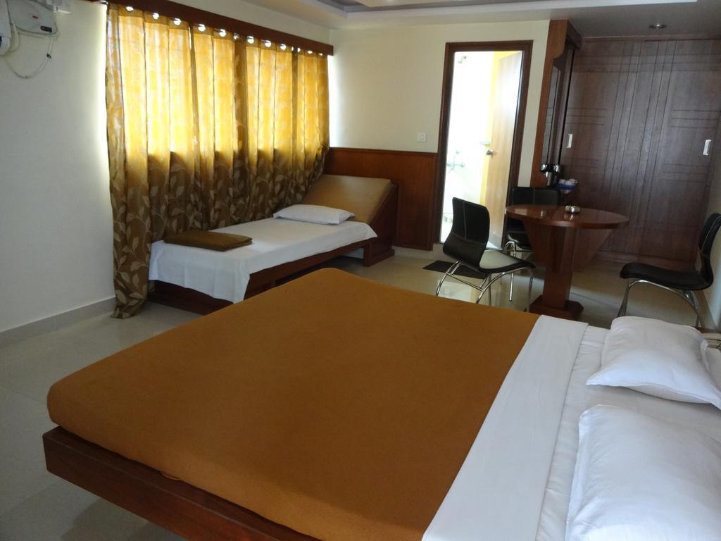 Отель Sheetal Residency Бангалор Экстерьер фото